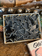 Load image into Gallery viewer, Old Fashioned Cookie Cutters