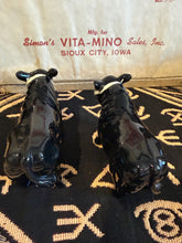 Load image into Gallery viewer, Jumbo Angus Bull Salt and Pepper Shakers