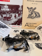 Load image into Gallery viewer, Angus Bull Salt &amp; Pepper Shakers