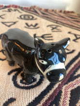 Load image into Gallery viewer, Angus and Hereford Cow Salt and Pepper Shakers