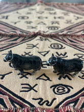 Load image into Gallery viewer, Angus Bull Salt and Pepper Shakers
